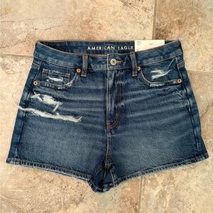 AMERICAN EAGLE Women’s Super High Rise Distressed Mom Short New With Tags Size 4